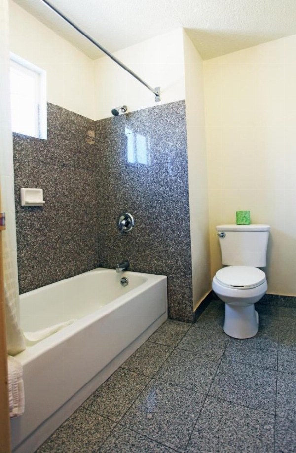 National 9 Motel image 10